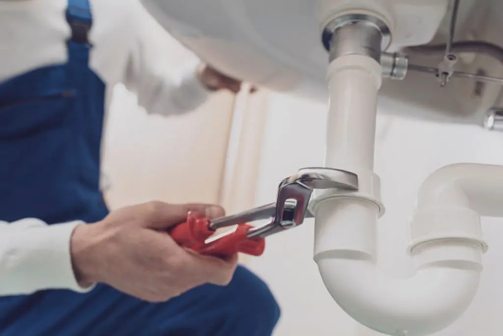 How to Find and Hire a Qualified Plumber?